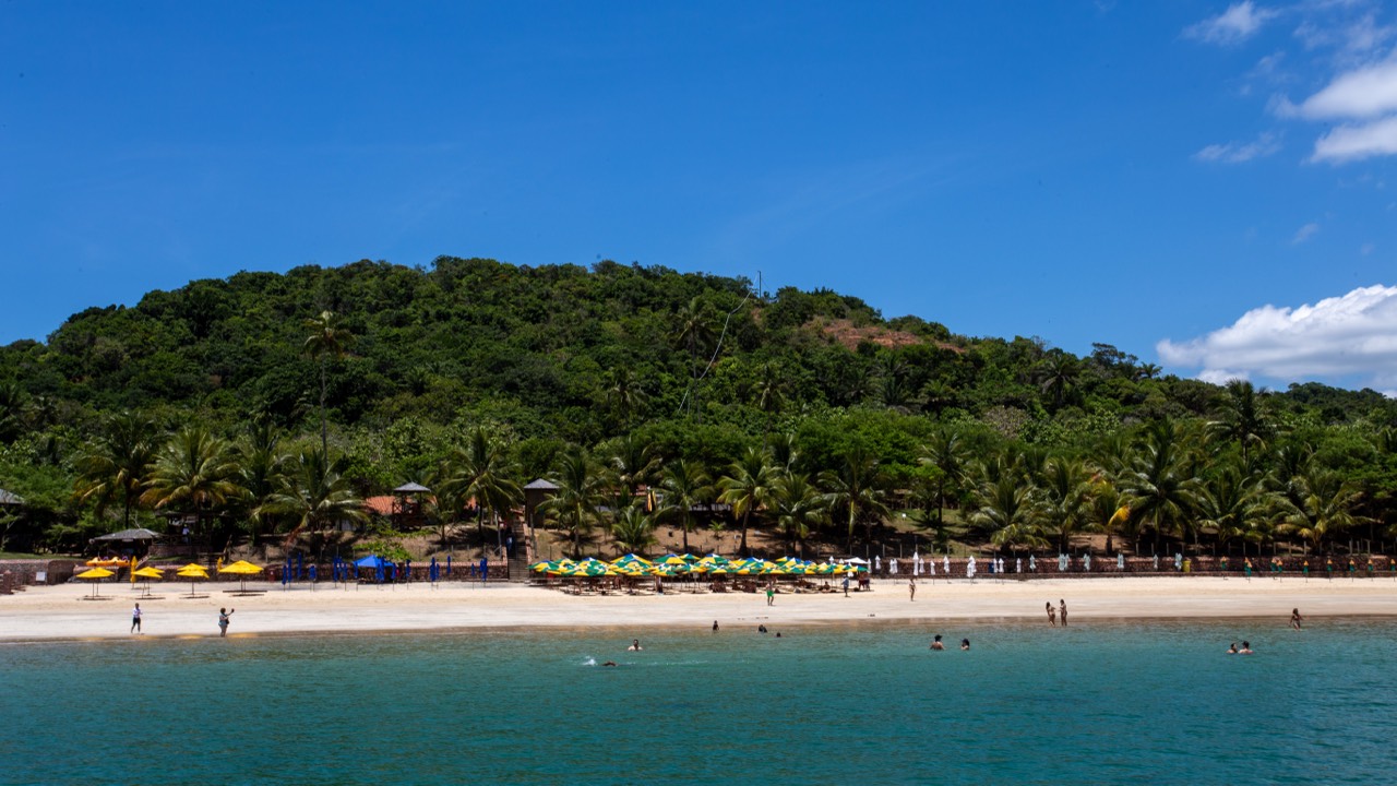 Praia na Ponta de Nossa Senhora de Guadalupe, Ilha dos Frades